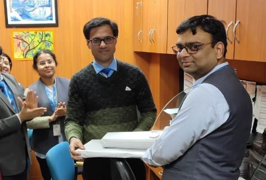 Token of appreciation for outstanding physics Results